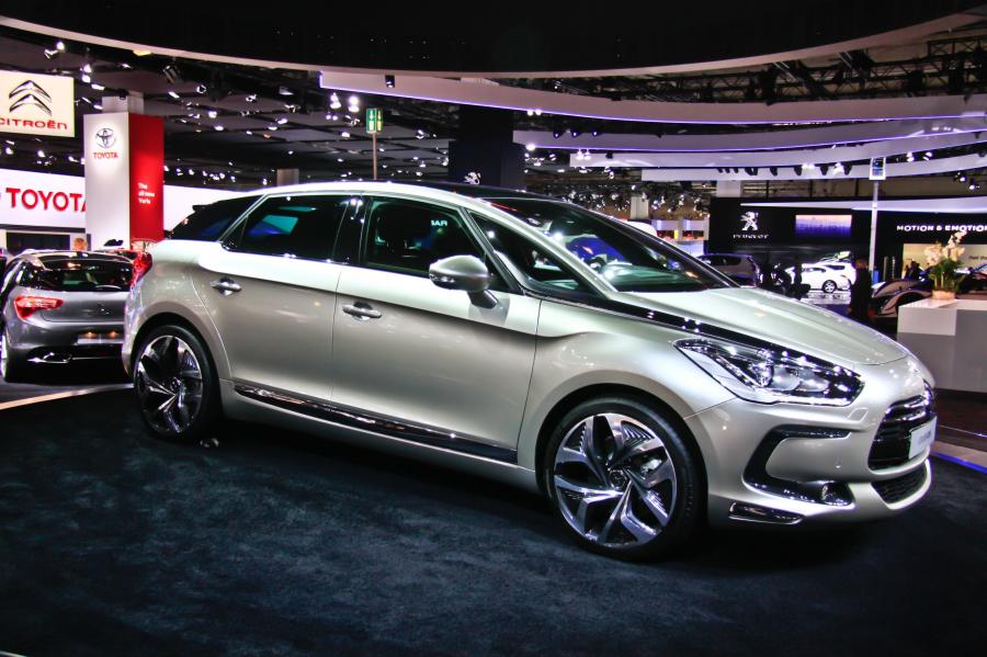  Citroen DS5 2012 года  (фото 44 из 182)